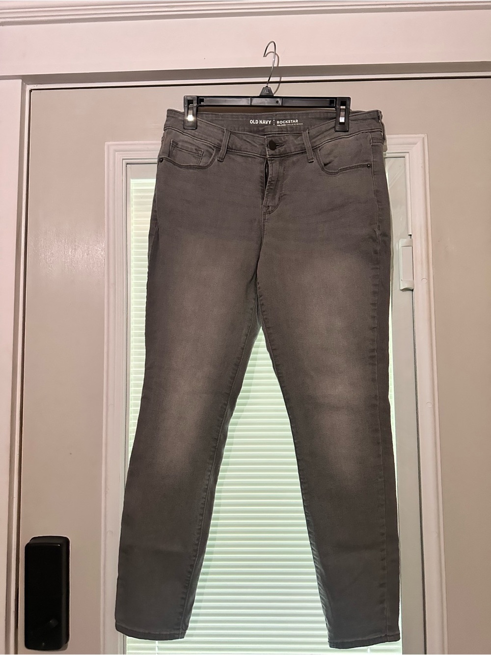 Old Navy Skinny Jeans in Gray Wash